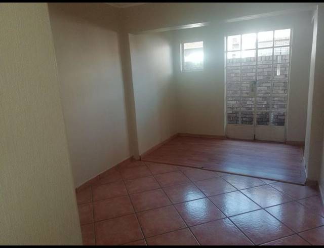 3 BEDROOM PROPERTY TO RENT IN ELDO MANOR